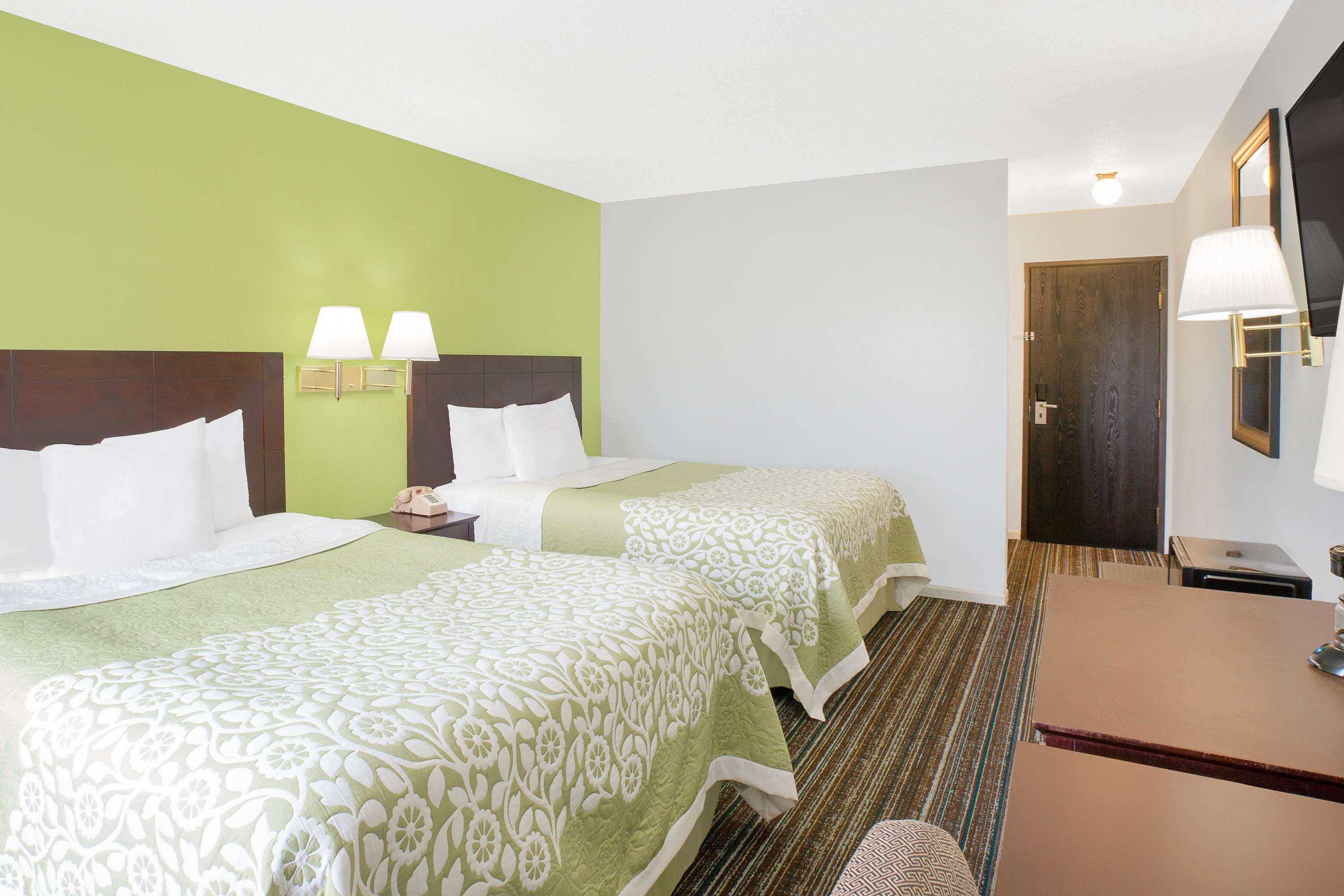 Days Inn By Wyndham York Εξωτερικό φωτογραφία