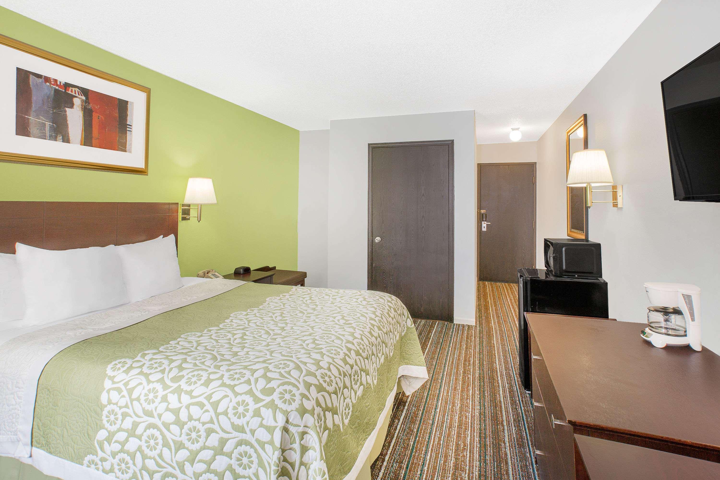 Days Inn By Wyndham York Εξωτερικό φωτογραφία