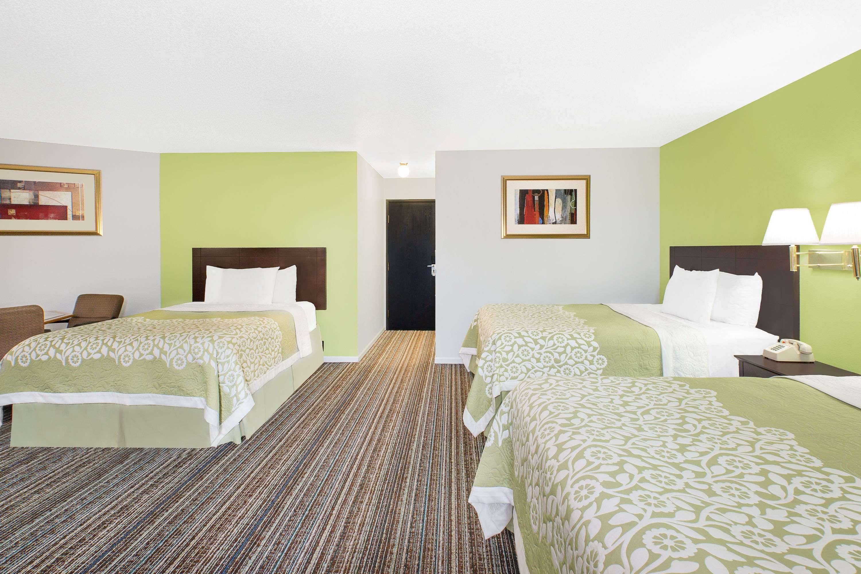 Days Inn By Wyndham York Εξωτερικό φωτογραφία